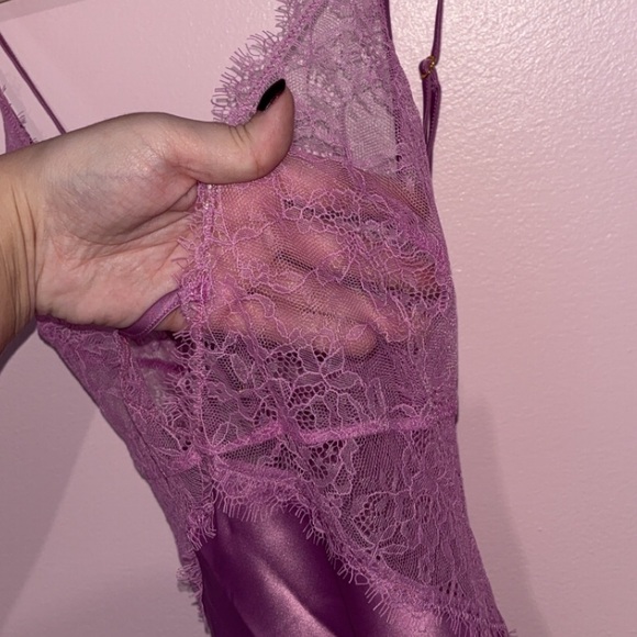 NWOT Victoria Secret Lace Plunge Slip - Picture 5 of 14